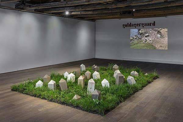 Field-Falling-Sinking